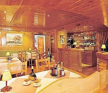 Logis La Charpenterie Hotel 3*