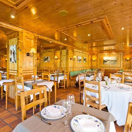 Logis La Charpenterie Hotel