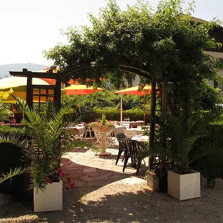 Logis La Charpenterie Hotel