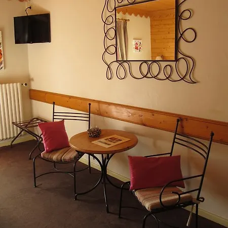Logis La Charpenterie Hotel