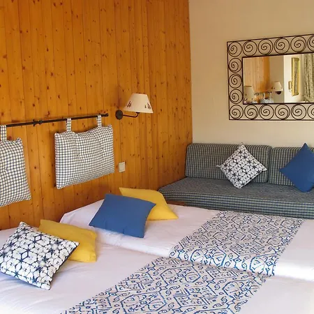 Logis La Charpenterie Hotel 3*
