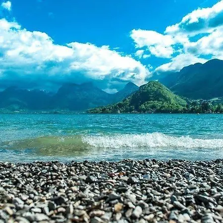 Logis La Charpenterie 3* Talloires