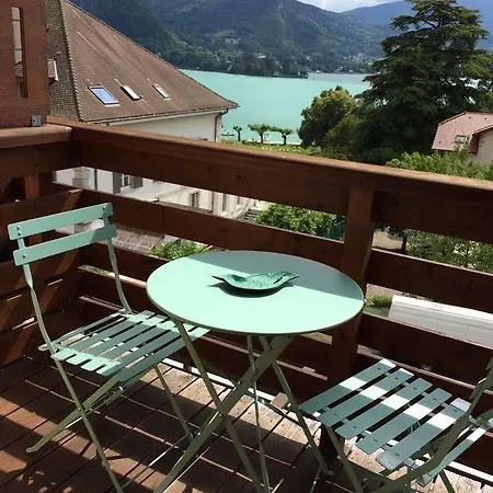 Hotel Logis La Charpenterie Talloires