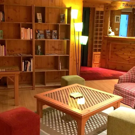Logis La Charpenterie Talloires