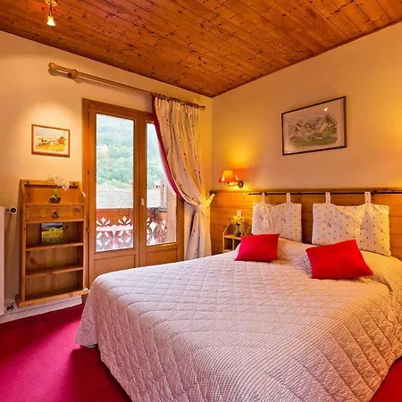 Logis La Charpenterie Hotel