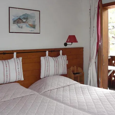 Hotel Logis La Charpenterie 3*