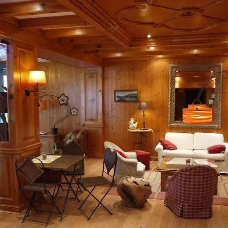Logis La Charpenterie 3*