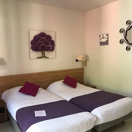 Logis La Charpenterie Hotel 3*