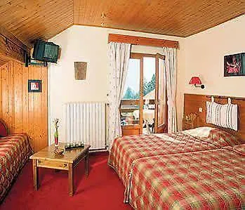 Logis La Charpenterie Hotel 3*