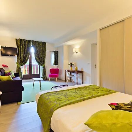 Logis La Charpenterie Hotel Talloires